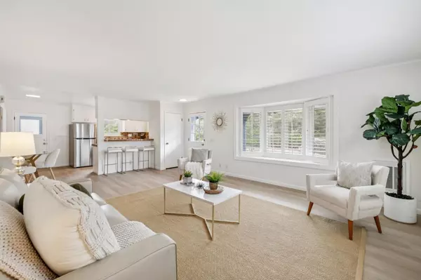 Moss Beach, CA 94038,279 N Lake ST