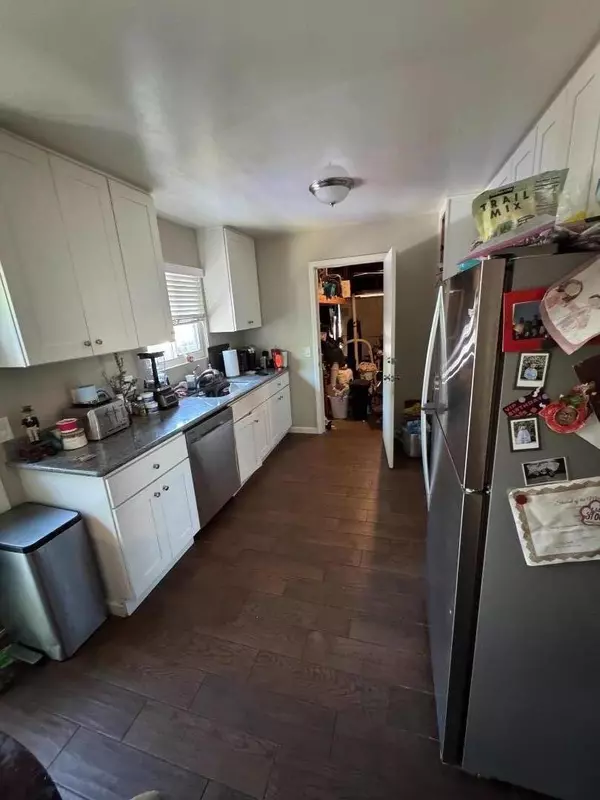 Redwood City, CA 94063,934 7th AVE
