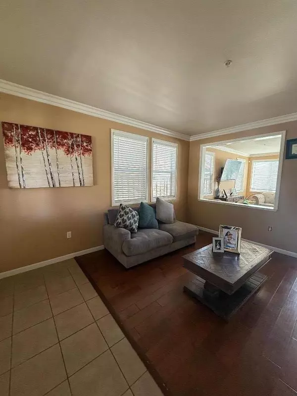 Salinas, CA 93905,1058 Sardinia DR