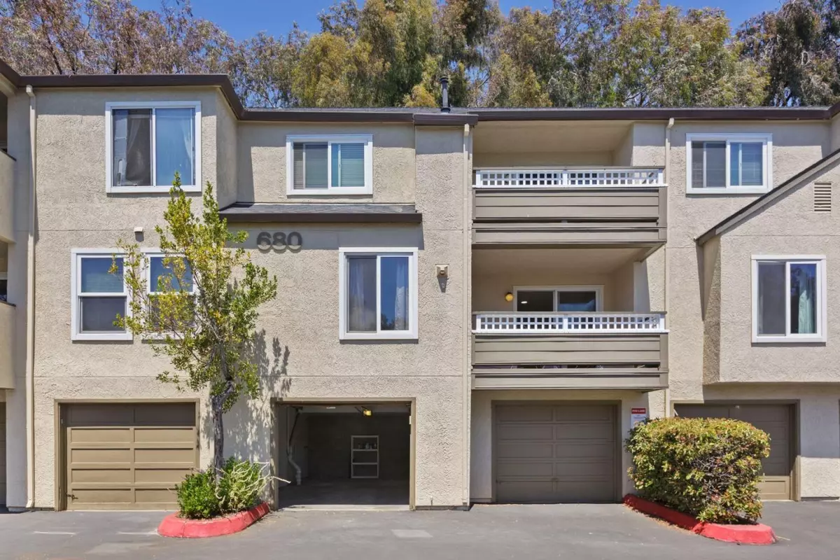 Hayward, CA 94544,680 Dartmore LN 259