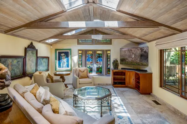 Carmel, CA 93923,0 SW Santa Rita 4 SW of Ocean ST