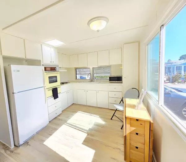 Soquel, CA 95073,4300 Soquel DR 46