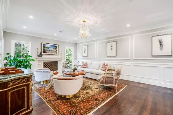 Hillsborough, CA 94010,720 Brewer DR