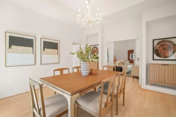 Foster City, CA 94404,888 Sea Island LN