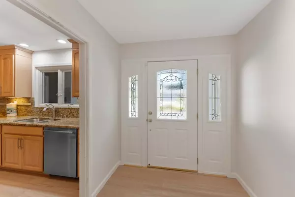 Menlo Park, CA 94025,1351 Delfino WAY