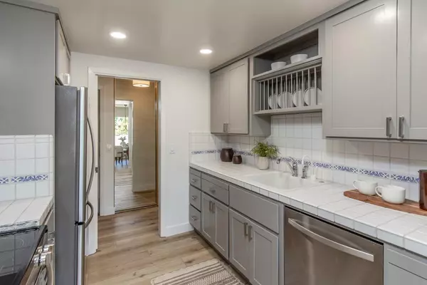 Los Altos, CA 94022,477 Lassen ST 9