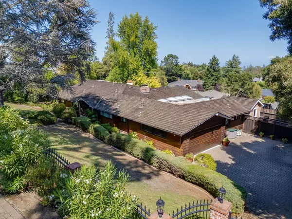 Hillsborough, CA 94010,530 Darrell RD