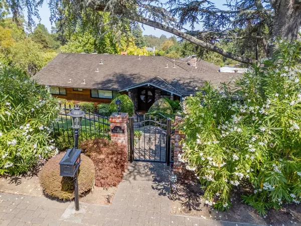 Hillsborough, CA 94010,530 Darrell RD