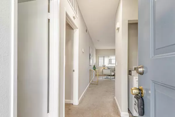 San Jose, CA 95129,4661 Albany CIR 121