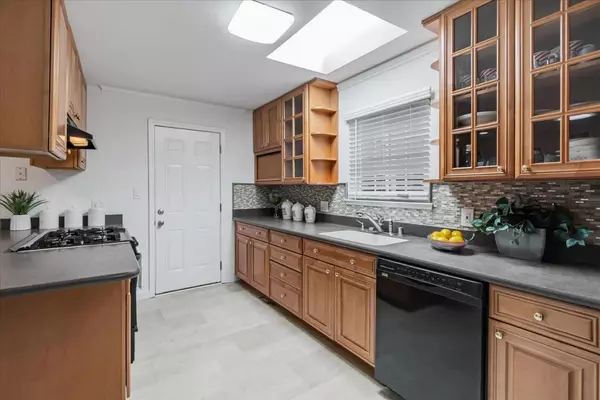 Mountain View, CA 94043,751 San Pablo DR