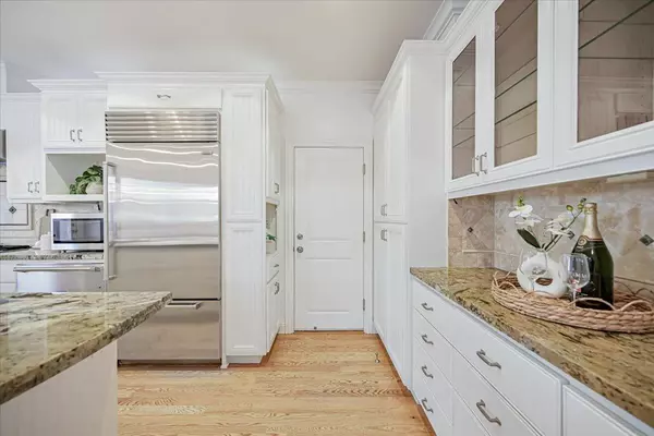 Belmont, CA 94002,131 Northampton LN