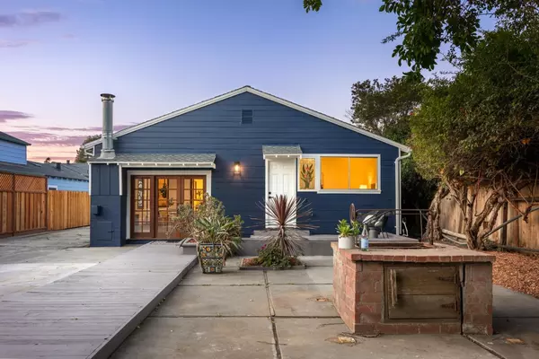 Santa Cruz, CA 95060,121 Acadia AVE