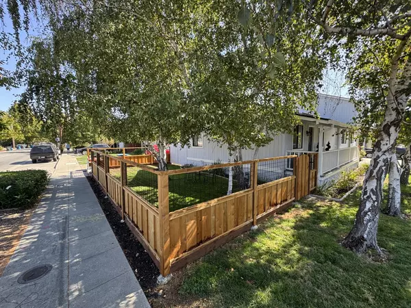 Redwood City, CA 94061,1105 Valota RD