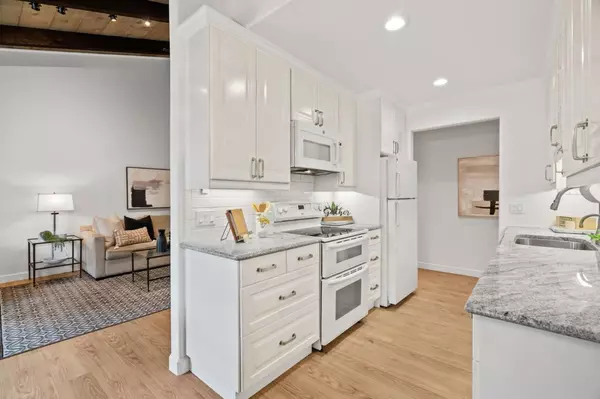 Mountain View, CA 94040,255 S Rengstorff AVE 176