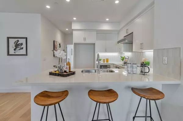 Palo Alto, CA 94303,1125 Esther CT