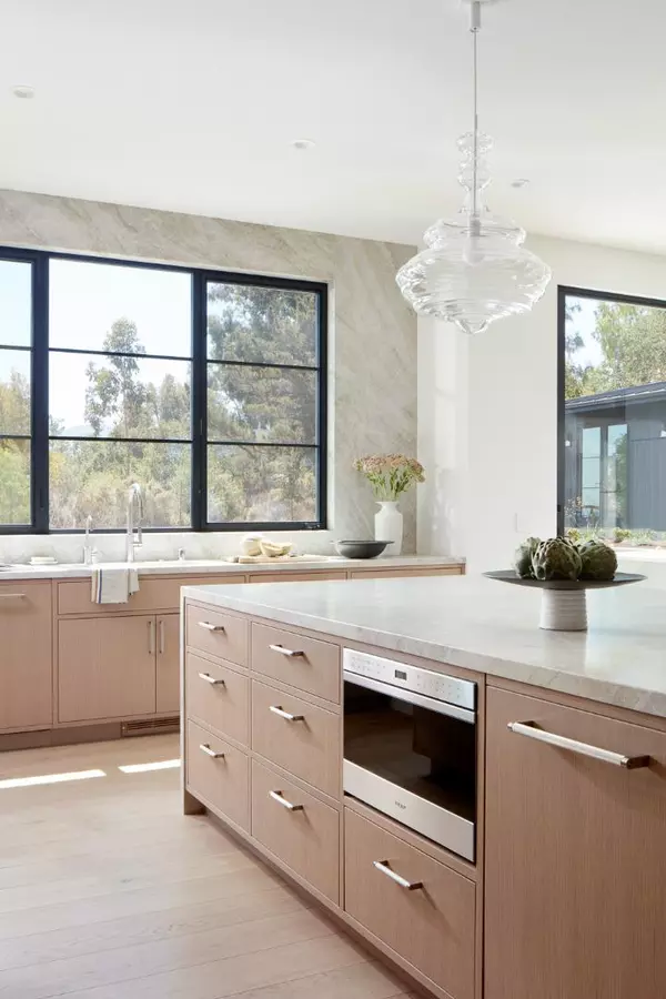 Los Altos Hills, CA 94022,13010 E Sunset DR