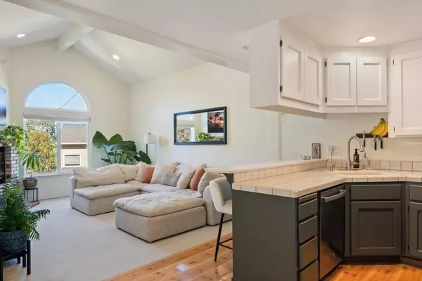 Scotts Valley, CA 95066,26 Carriage LN