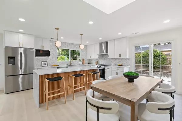 Redwood City, CA 94062,542 Topaz ST