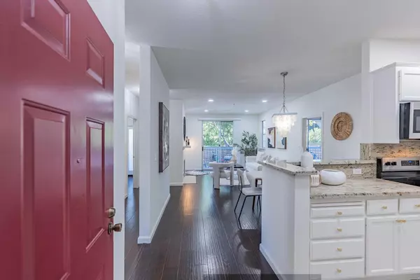 Sunnyvale, CA 94085,250 Santa Fe TER 115