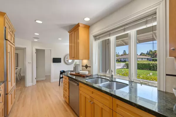 Los Altos, CA 94022,35 Alma CT