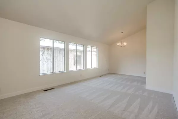 Santa Clara, CA 95051,898 Pepper Tree CT