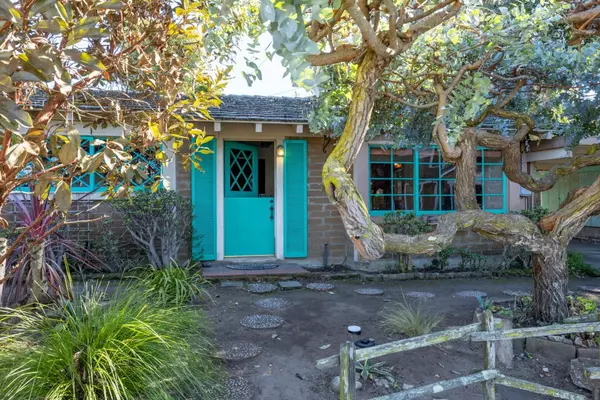 221 Pine Garden LN, Pacific Grove, CA 93950