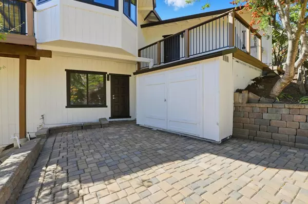 Morgan Hill, CA 95037,16955 Oakridge LN