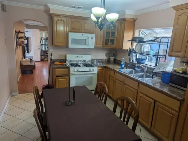 San Jose, CA 95112,521 Santa Ana AVE