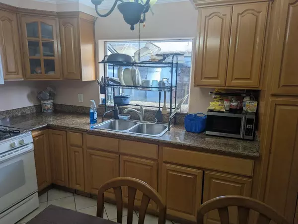 San Jose, CA 95112,521 Santa Ana AVE