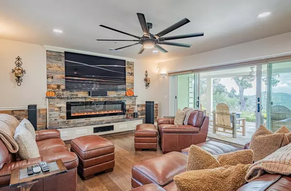 Monterey, CA 93940,11394 Saddle RD