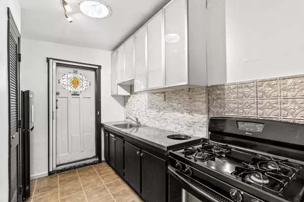 Santa Cruz, CA 95060,901 River ST