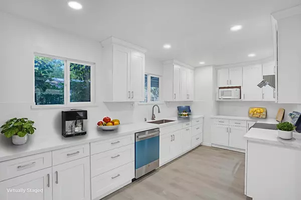 Los Gatos, CA 95032,15965 Blossom Hill RD