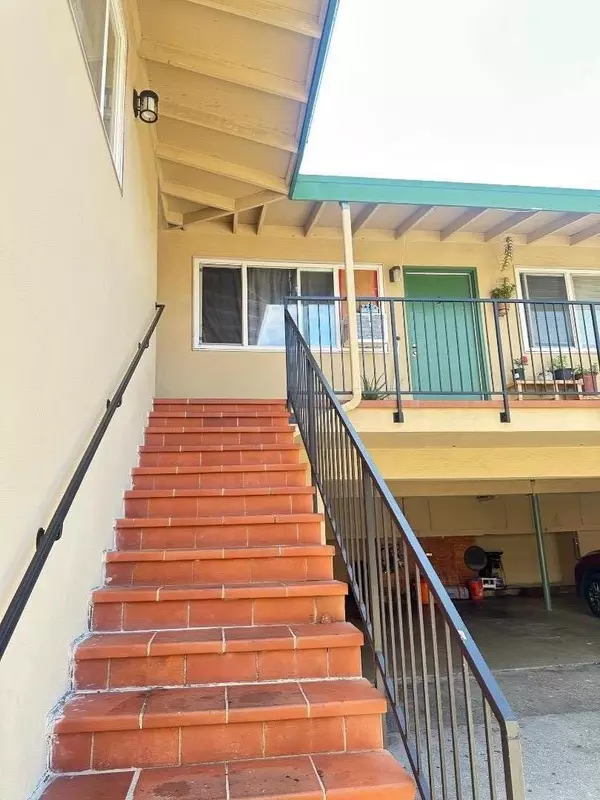 1950 Ivy ST, San Mateo, CA 94403