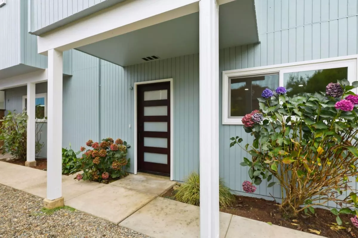 Aptos, CA 95003,138 Farallon CT