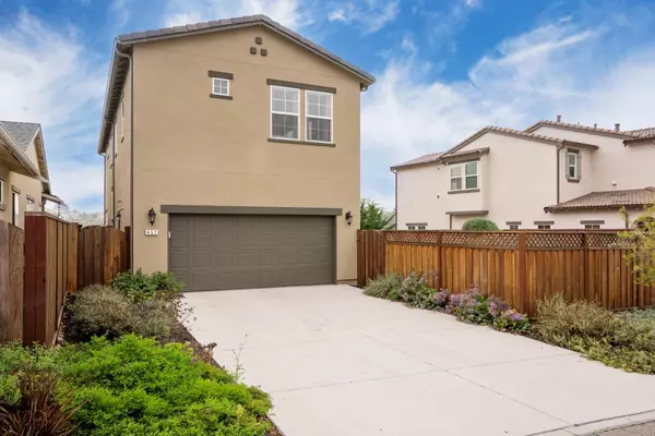 Marina, CA 93933,457 Marina Heights DR