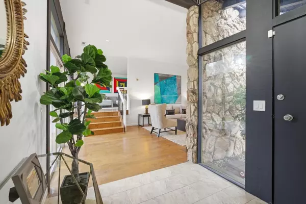 Oakland, CA 94619,5870 Balmoral DR