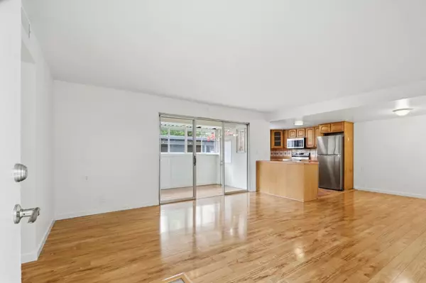 Los Gatos, CA 95032,14225 Lora DR 24