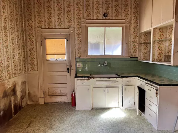 Santa Cruz, CA 95062,813 N Branciforte AVE