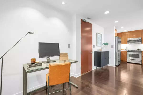 San Jose, CA 95110,38 Almaden 1413