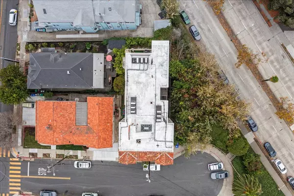 Oakland, CA 94610,3719 Emerson ST