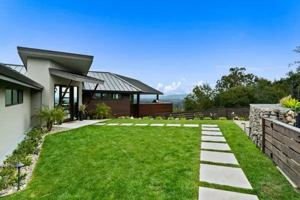 Los Gatos, CA 95030,17808 Tourney RD