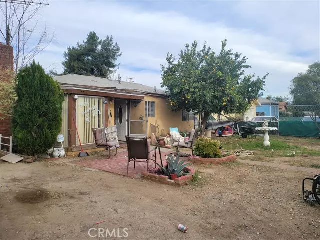 18832 3rd ST, Bloomington, CA 92316