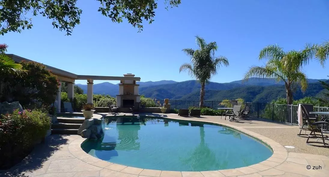 284 El Caminito RD, Carmel Valley, CA 93924