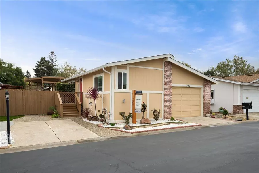 227 Autumn LN 227, Morgan Hill, CA 95037