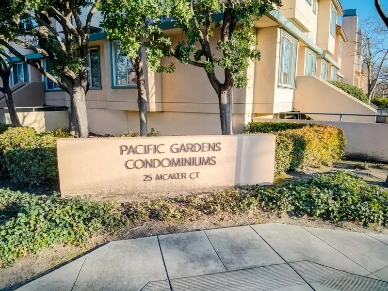 25 Mcaker CT 136, San Mateo, CA 94403