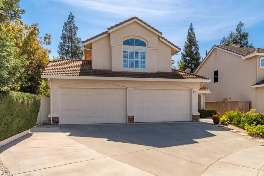 8674 Pyrenees CT, Elk Grove, CA 95624