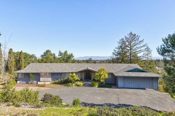 12650 Viscaino CT, Los Altos Hills, CA 94022