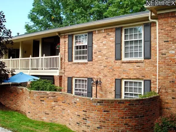 1265 Wednesbury CIR #4B, Akron, OH 44313