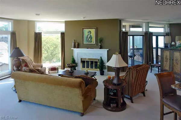 Bay Village, OH 44140,23200 Lake RD #44