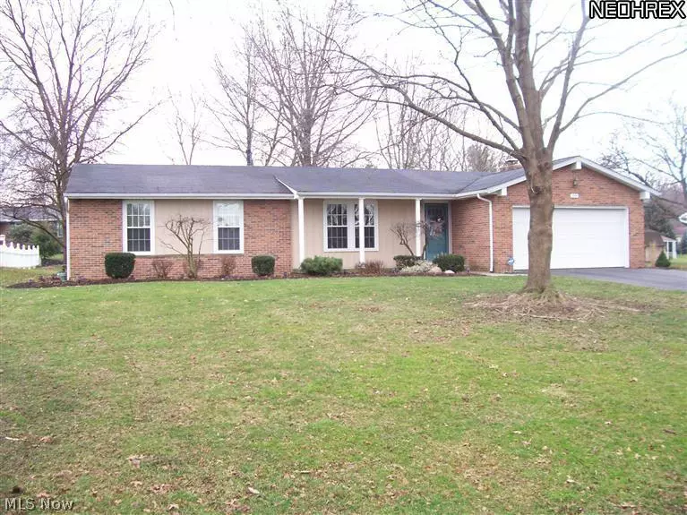 4000 Mesa CIR NW, Massillon, OH 44646